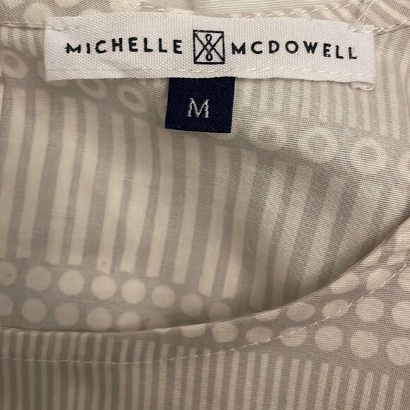 Michelle McDowell Gray Top Blouse Womens Medium Geometric Lightweight - Picture 2 of 10
